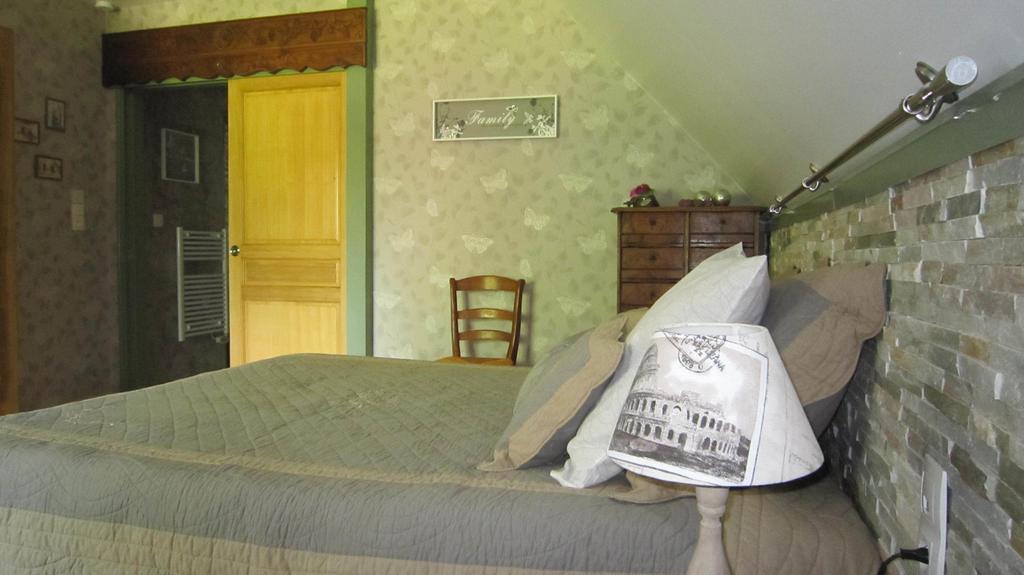Au Chardon Bleu Bed & Breakfast Nesle Room photo